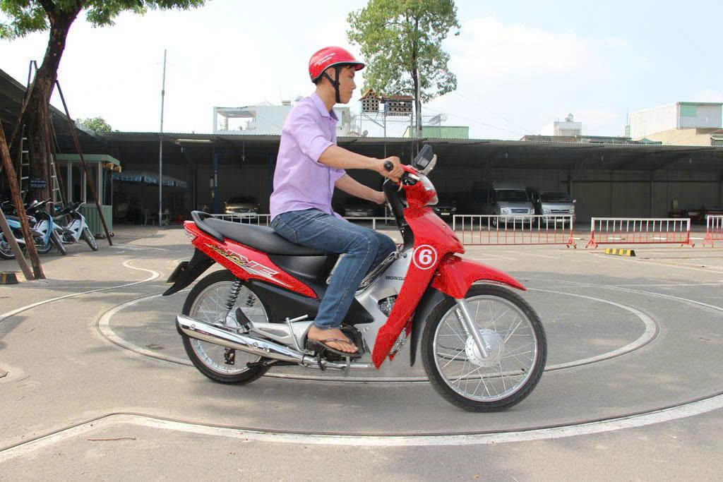 Bằng lái xe máy A1